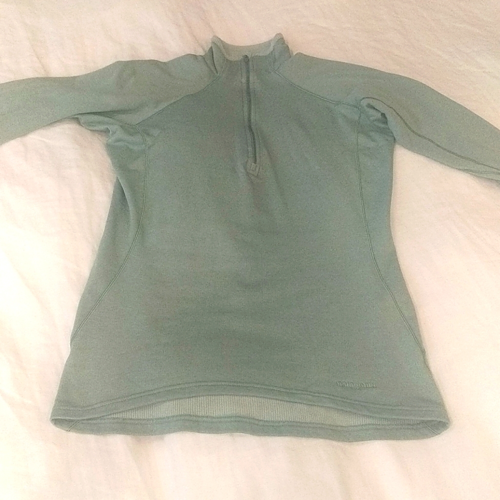 Patagonia Light Sage Green Half-Zip Long Sleeve Top